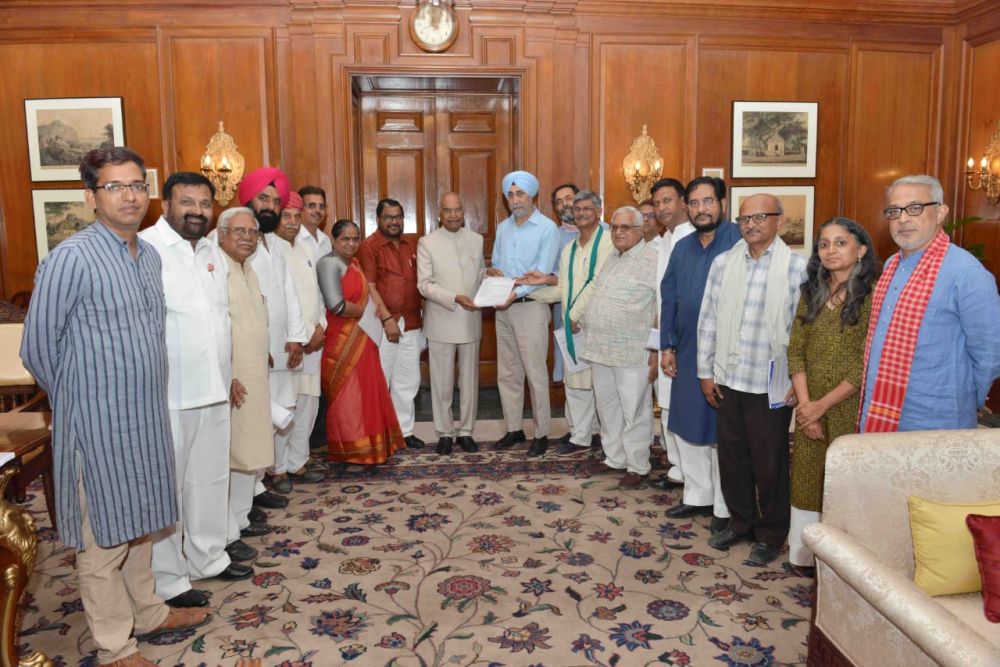 Farmers Bills: AIKSCC meets President for special Parliament session