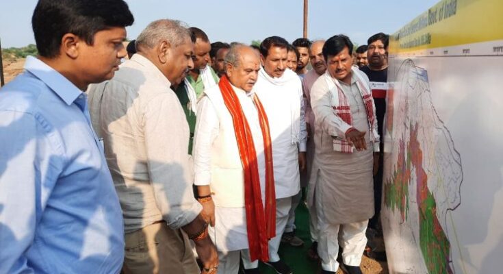 Agriculture minister lays foundation stone of NSC's organic seed farm in MP