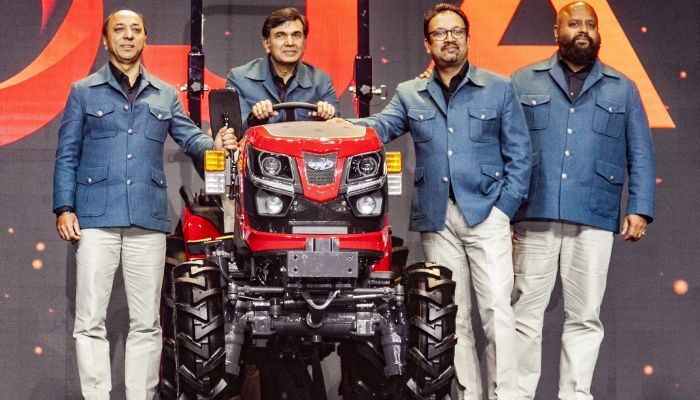 M&M launches of 7 lightweight 4WD tractors - Mahindra OJA - in South Africa